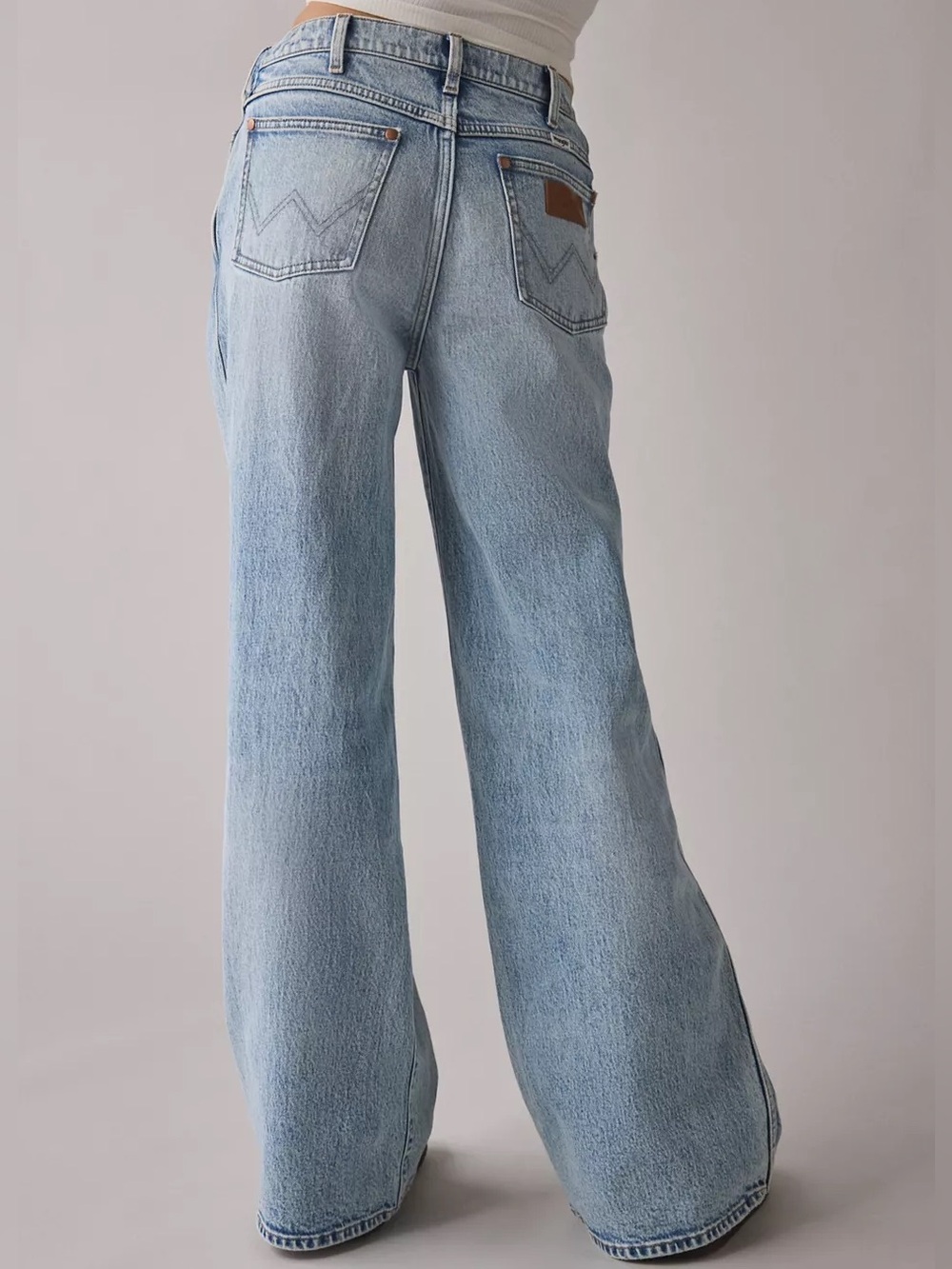 NEW Wrangler Low Rise Baggy Jeans Women 27 Light Wash Wide Leg Skater Y2K Denim - Picture 4 of 15